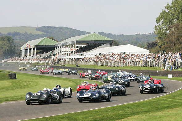 Carrera-de-sport-en-Goodwood-Revival