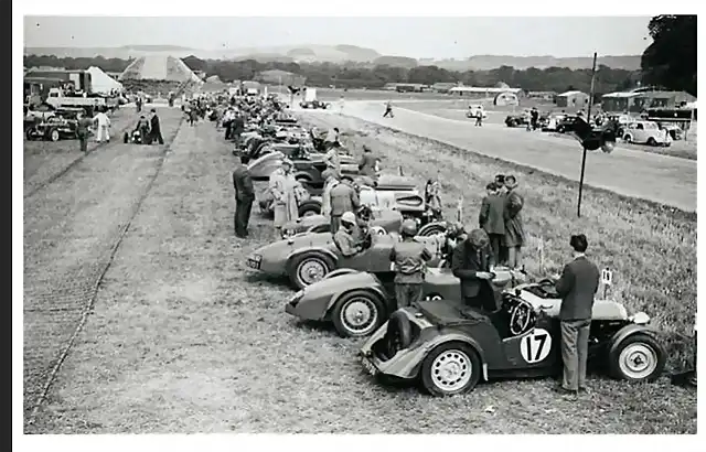 Racers gather on the morning of September 1948