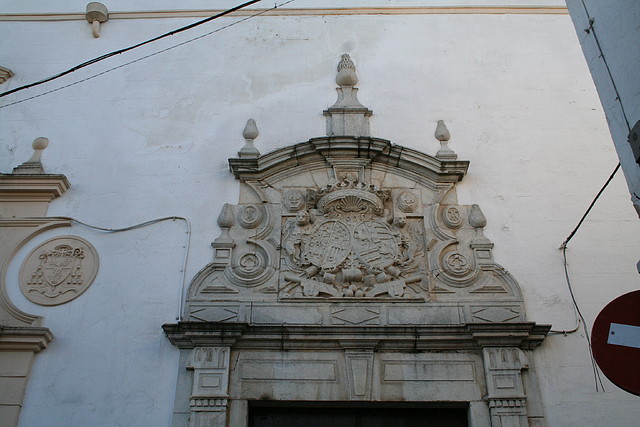 detalle escudo puerta detalle escudo puerta
