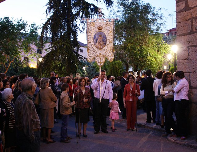 en la esquina de la iglesia