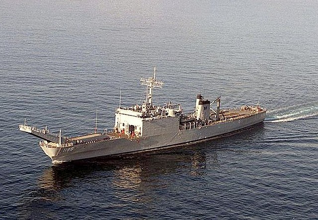 LST-1196 USS Harlan County, foto 12