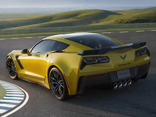 Corvette-C7-Z06-2