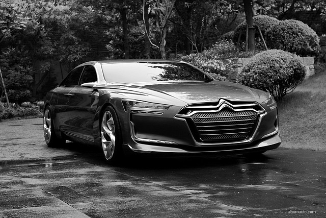 2010-Citroen-Metropolis-Concept-Front-Angle 2010-Citroen-Metropolis-Concept-Front-Angle