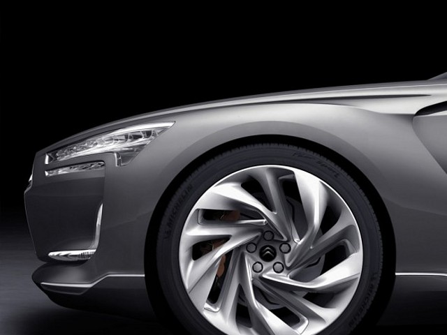 2010-Citroen-Metropolis-Concept-wheels-rims-588x441 2010-Citroen-Metropolis-Concept-wheels-rims-588x441