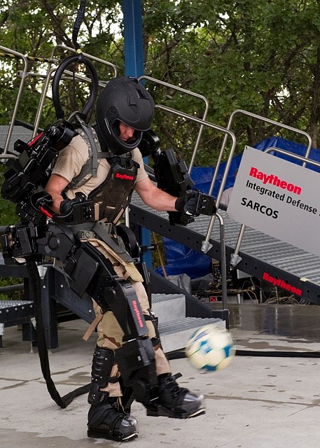 Sarcos-Raytheon XOS Exoskeleton Sarcos-Raytheon XOS Exoskeleton