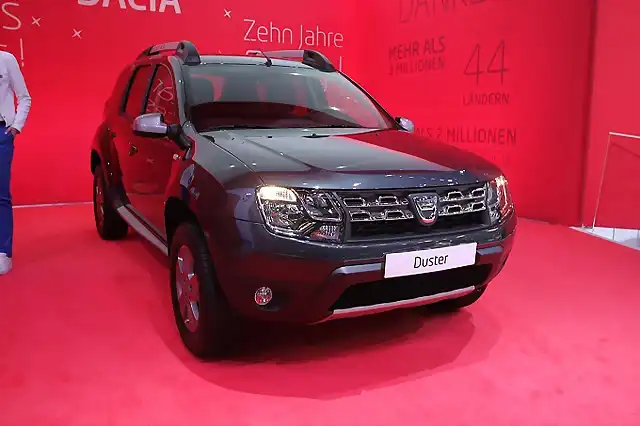 Dacia-Duster-MY-2016-Francoforte-2015