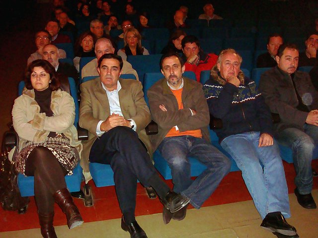 Asamblea CCOO y UGT en Teatro Riotinto-03.12.09