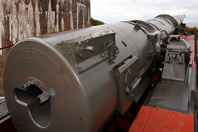 800px-280_mm_Eisenbahngeschuetz_K5_(E),_Audinghen_01_09