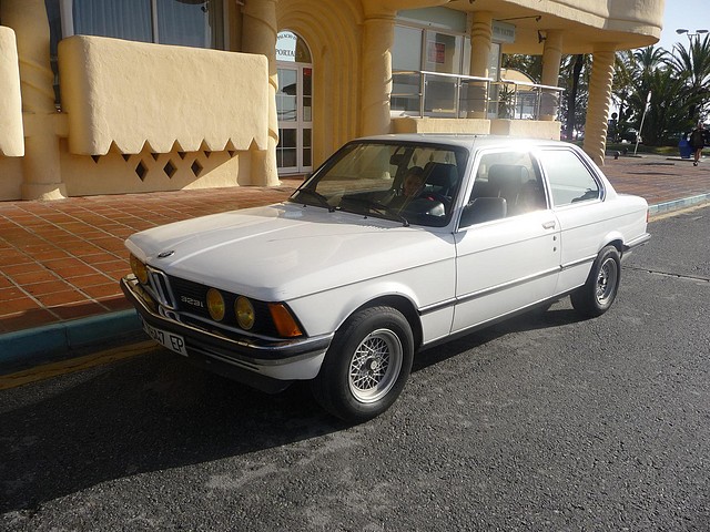 bmw 323 peque?