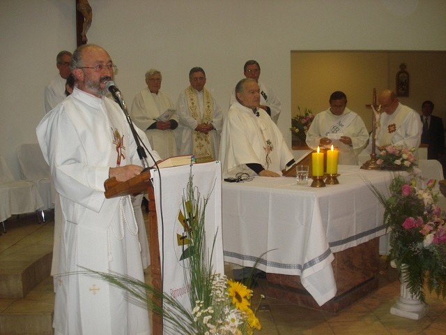 Despedida de Prroco de la Parroquia de la Santa Cruz de uoa, nuestra Parroquia hermana de Santiago (4)