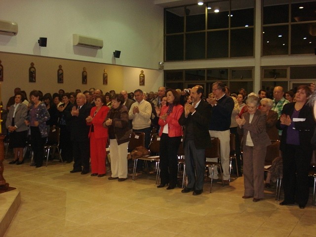 Despedida de Prroco de la Parroquia de la Santa Cruz de uoa, nuestra Parroquia hermana de Santiago (3)