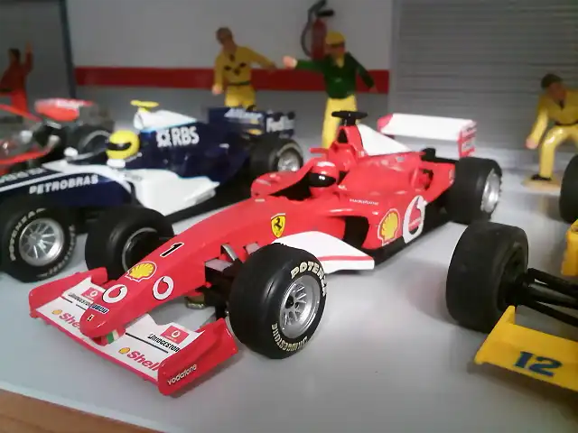 Ferrari F2002 V10 M Schumacher 02