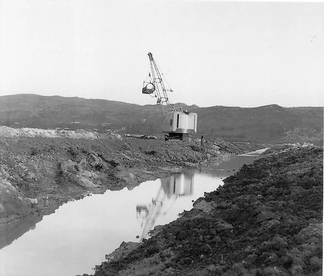 Draga_y_canal Draga_y_canal