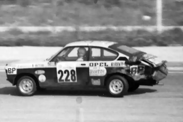 Opel Kadett - TdF'76 - Guy Troncal-J.L.Lacorre - 02