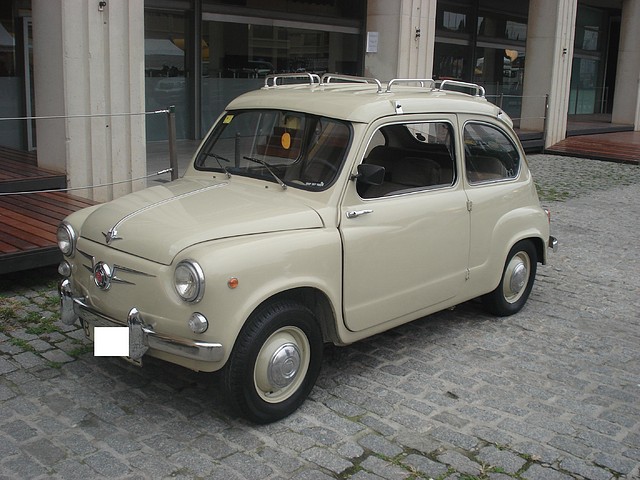 600 autoretro 2010 004