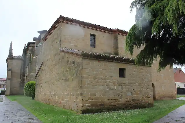 BA?ARES (LA RIOJA) IGLESIA DE SANTA MARIA DE LA ANTIGUA ROMANICA S.XII-XII ABSIDE CUADRADOI