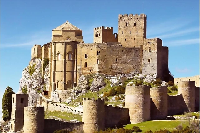 CASTILLO DE LOARRE EN HUESCA CASTILLO DE LOARRE EN HUESCA