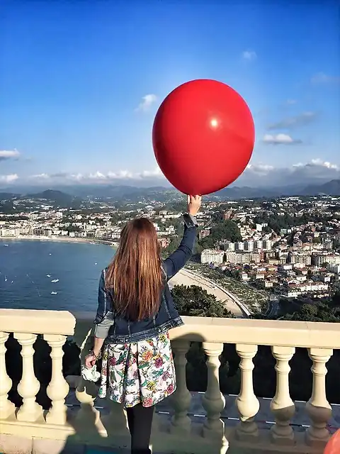 Con ballon Rojo