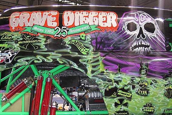 2007 12 Grave Digger real1