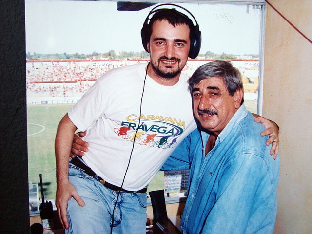 Fabin junto a Oscar en un partido de 1999