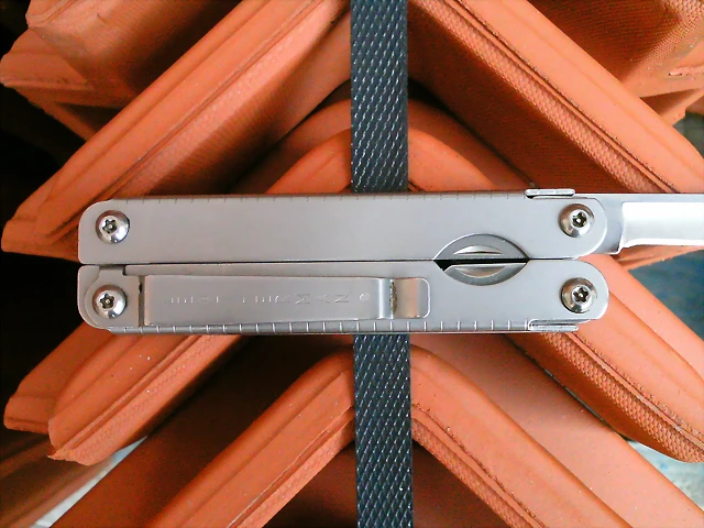 LSC cerrada con clip lateral LSC cerrada con clip lateral