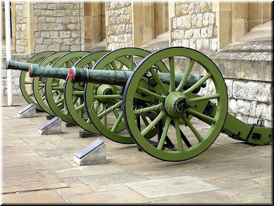 caones de Napolen expuestos en la Torre de Londres.