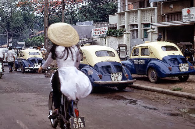 renautl 4-4 taxi en saigon