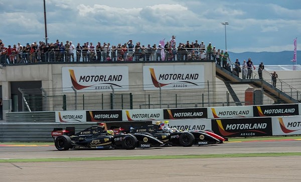 WSR-2015-MOTORLAND-25-avril-VAXIVIERE-VAN-BUUREN-et-ROWLAND-apres-le-depart-Photo-Antoine-CAMBLOR-600x363