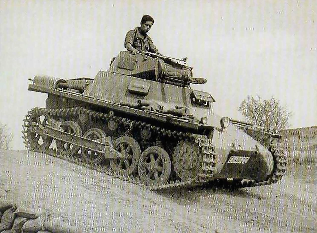 panzeri Revista Espanola de Historia Militar_ panzeri Revista Espanola de Historia Militar_