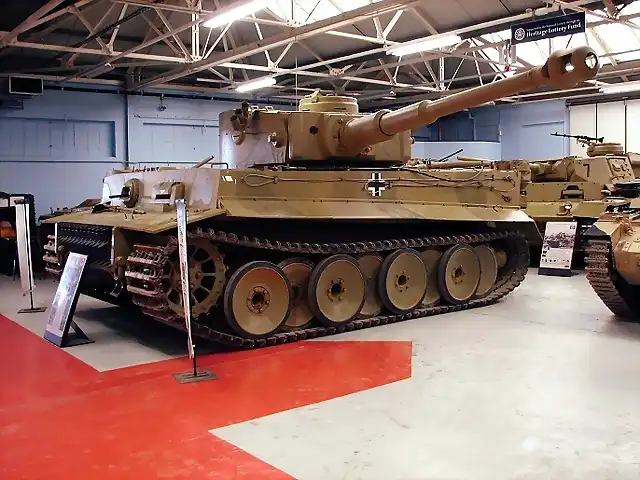 Tiger_I_2_Bovington