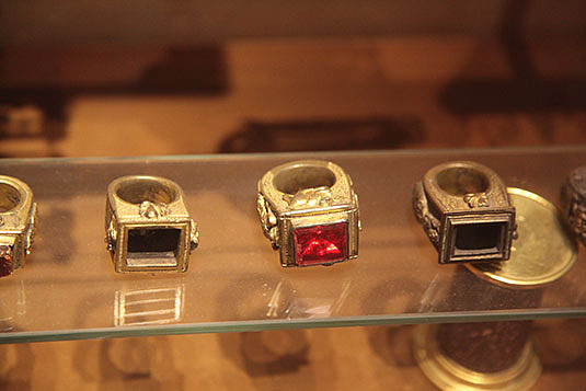 sml-vatican-museum-papal-rings