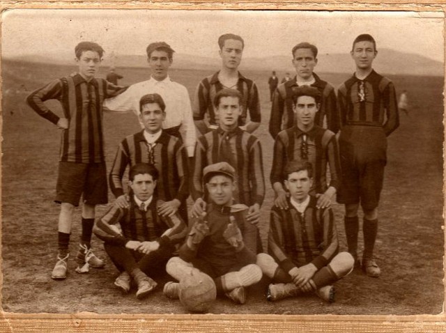 + Navas Equipo Ftbol antiguo-976