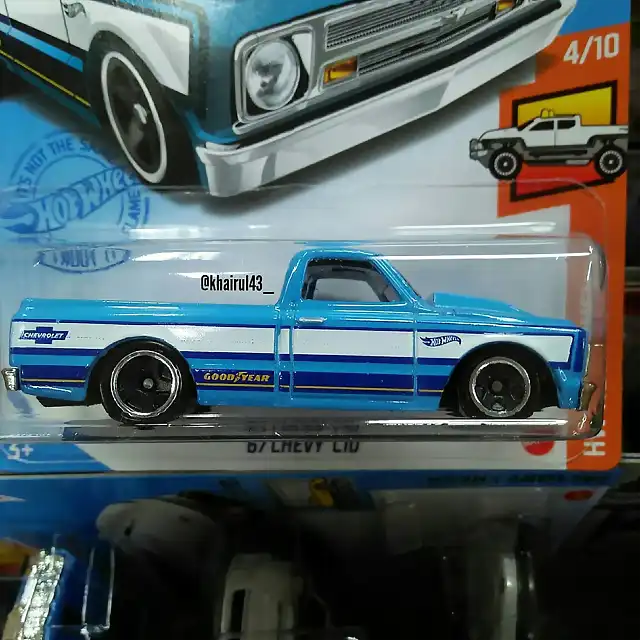 35 Hot-Wheels-Mainline-2021-67-Chevy-C10-002