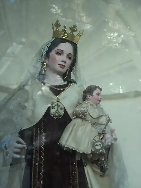 La Virgen del Carmen de Nerja de vestir 2