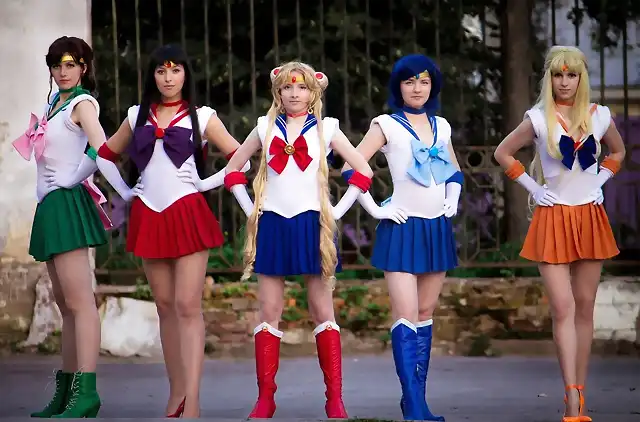 pretty_guardian_sailor_moon_cosplay_by_kawaielli-d6pk6t0