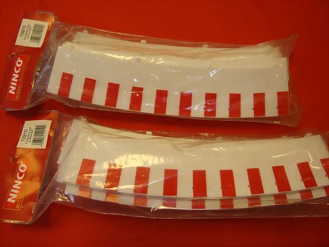 2 PAQUETES BORDES NINCO 10210 CURVA EXT. PARA EXT. 16,00?  9,00?