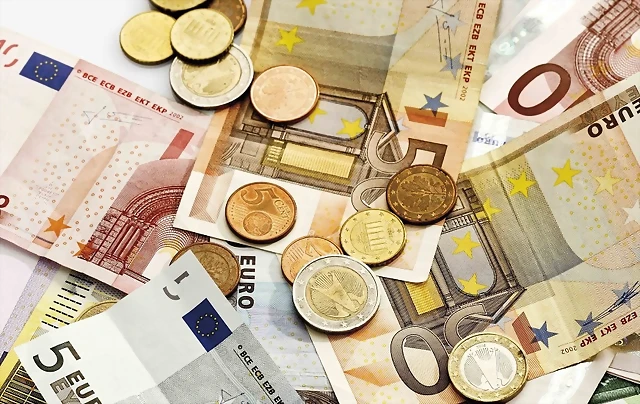 DINERO DEUDA DINERO DEUDA