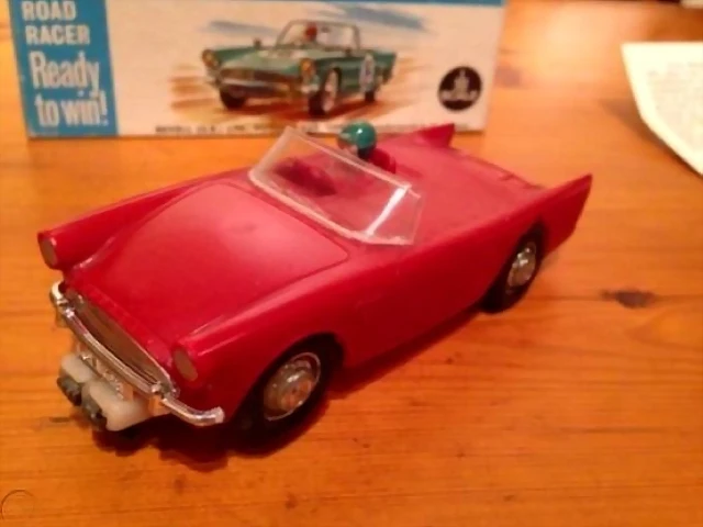 revell-sunbeam-alpine red (7)