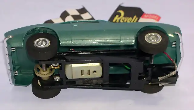 REVELL R3811 CHEVROLET CAMARO SS350 1967 5