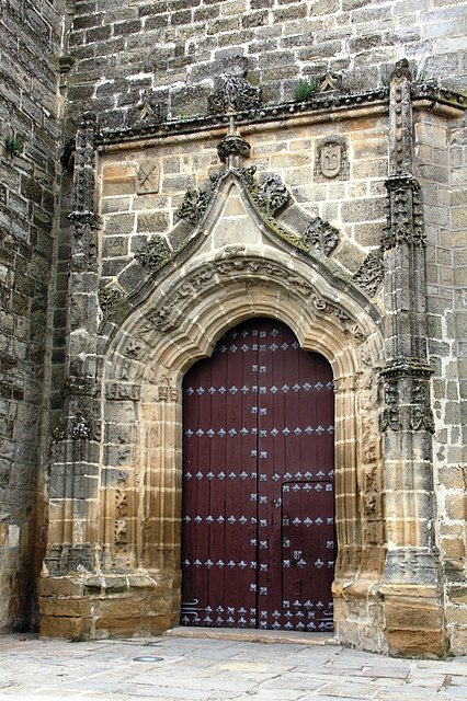 puerta de la iglesia