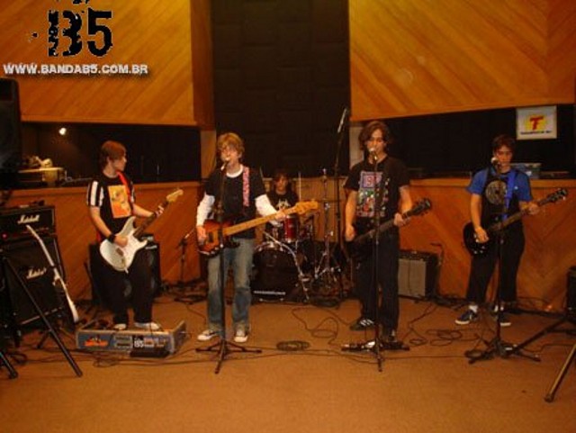 banda-b5-4