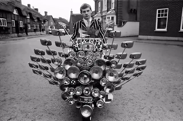 bryn-owen-vespa-1 bryn-owen-vespa-1