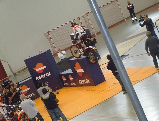 Presentacin Equipo Repsol 30-03-11 034