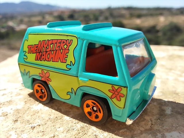 THE MYSTERY MACHINE - SCUBY DOO'