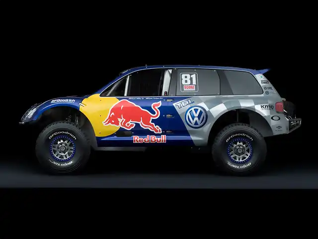 volkswagen-red-bull-baja-race-touareg-2-tdi-trophy-truck-2009-13