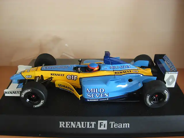 05 RENAULT R23