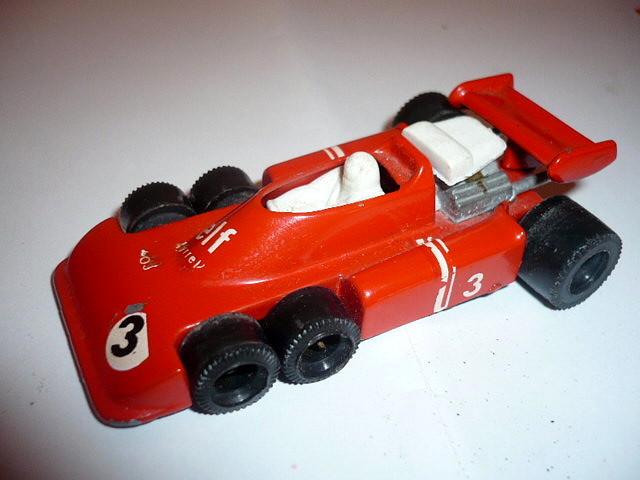 F1 Tyrrell P34 rojo ruedas A 1