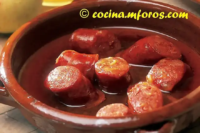 Chorizos a la sidra