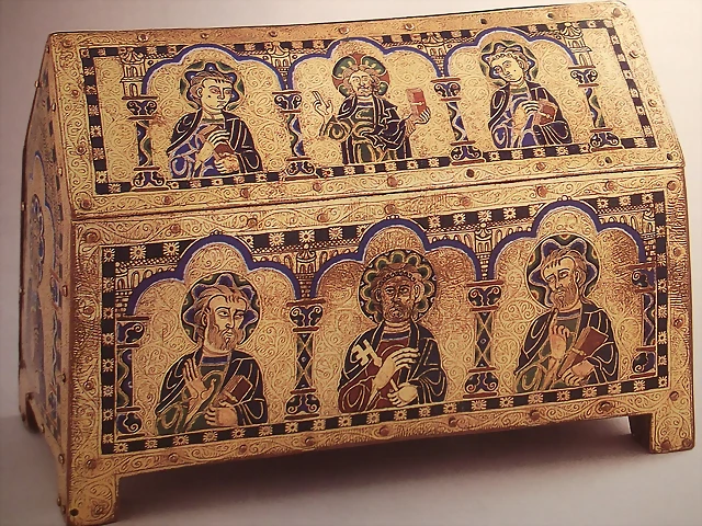 arqueta relicario de San Pedro, 1175-1185,taller de Limoges. Eglise de Sainte-Anne (Vaucluse) arqueta relicario de San Pedro, 1175-1185,taller de Limoges. Eglise de Sainte-Anne (Vaucluse)