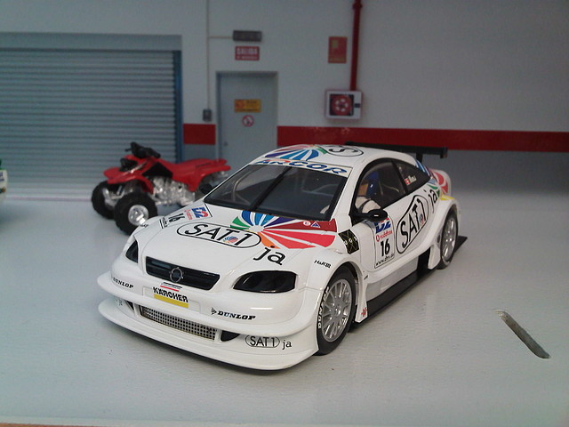 Opel Astra V8 Coupe DTM 01